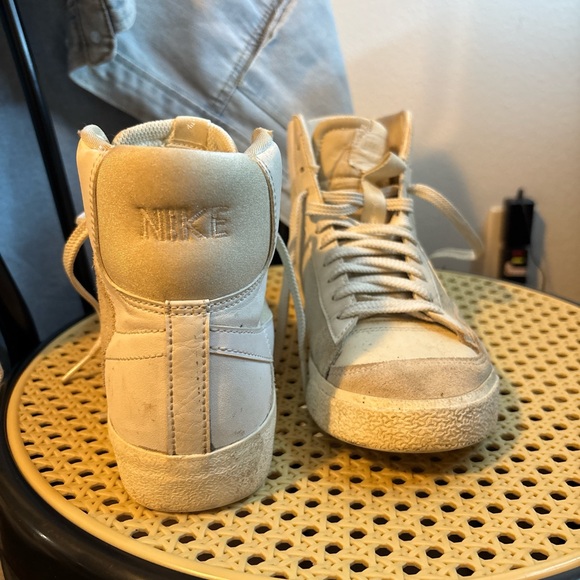 Nike Blazers - Picture 3 of 3